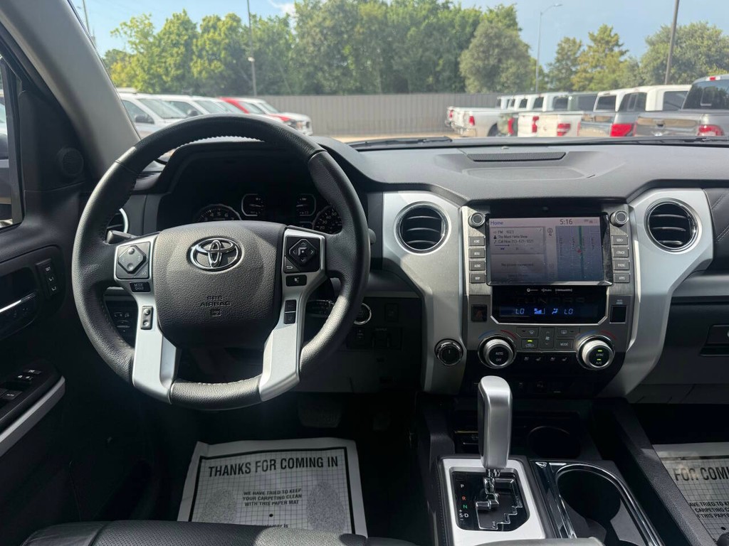 Toyota Tundra 4WD Vehicle Full-screen Gallery Image 21