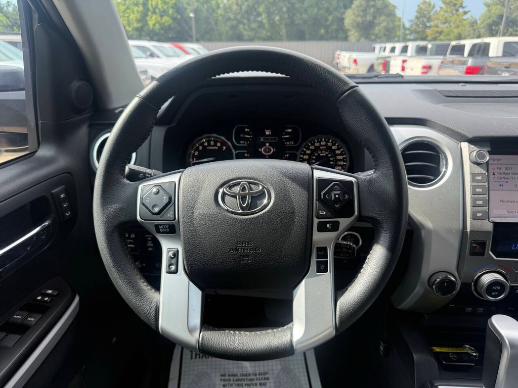 Toyota Tundra 4WD Vehicle Full-screen Gallery Image 22