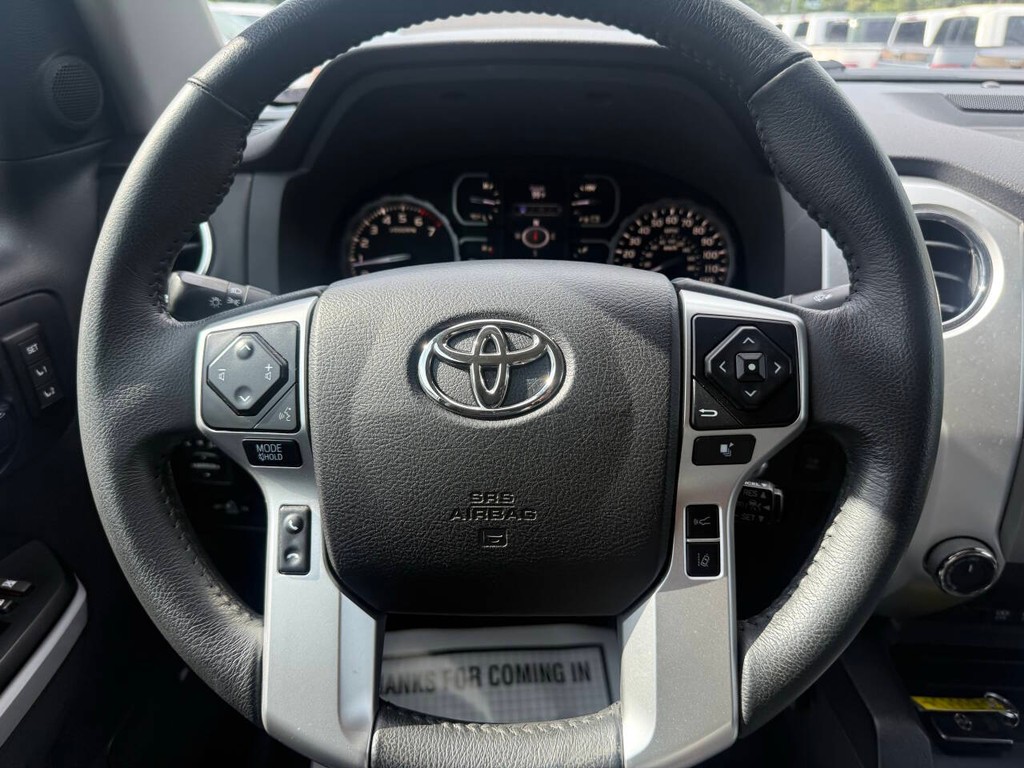 Toyota Tundra 4WD Vehicle Full-screen Gallery Image 23