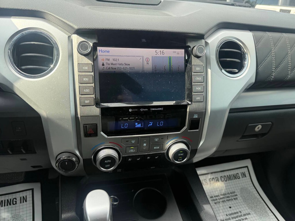 Toyota Tundra 4WD Vehicle Full-screen Gallery Image 24