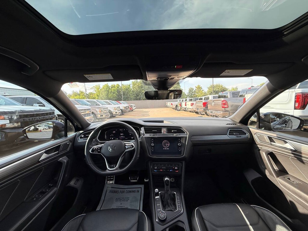 Volkswagen Tiguan Vehicle Full-screen Gallery Image 18