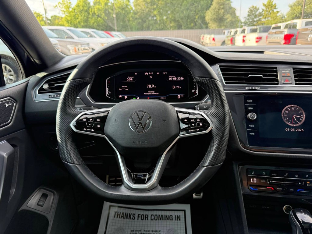 Volkswagen Tiguan Vehicle Full-screen Gallery Image 22