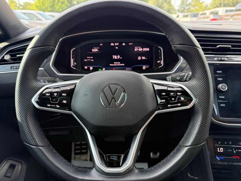 Volkswagen Tiguan Vehicle Full-screen Gallery Image 23