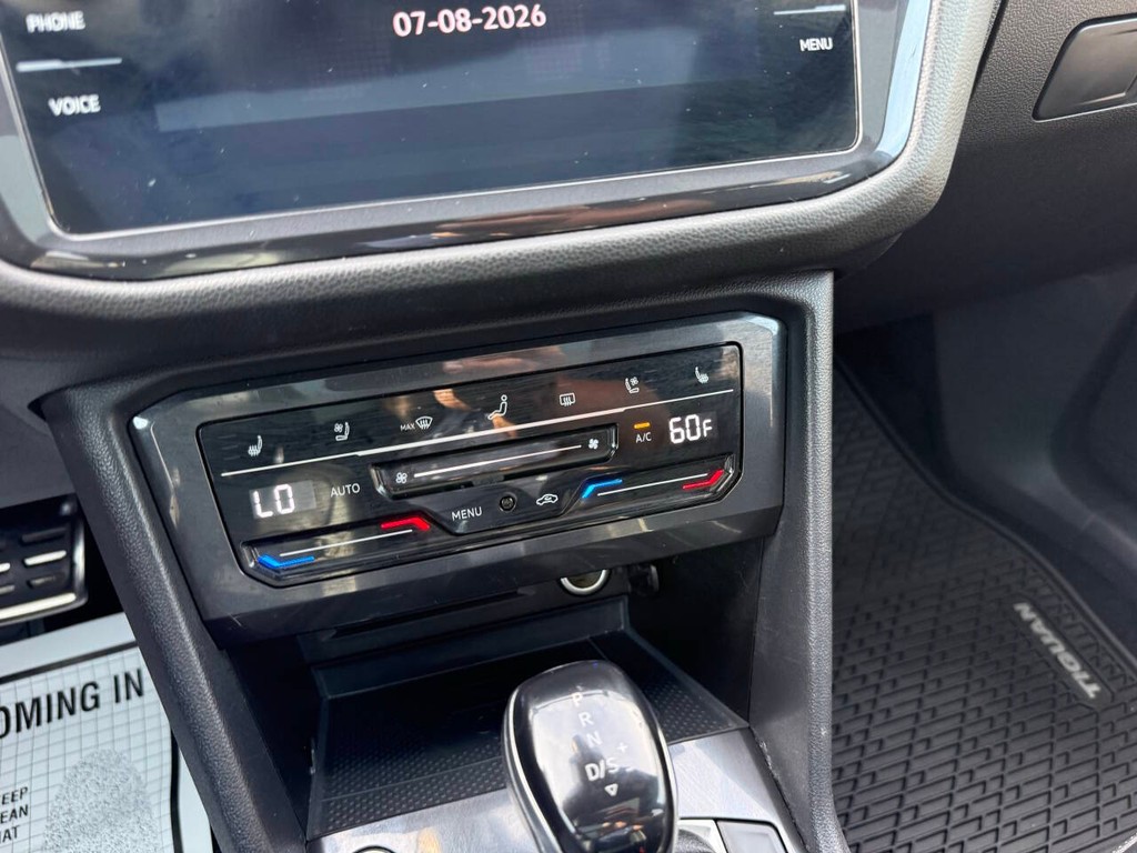 Volkswagen Tiguan Vehicle Full-screen Gallery Image 28