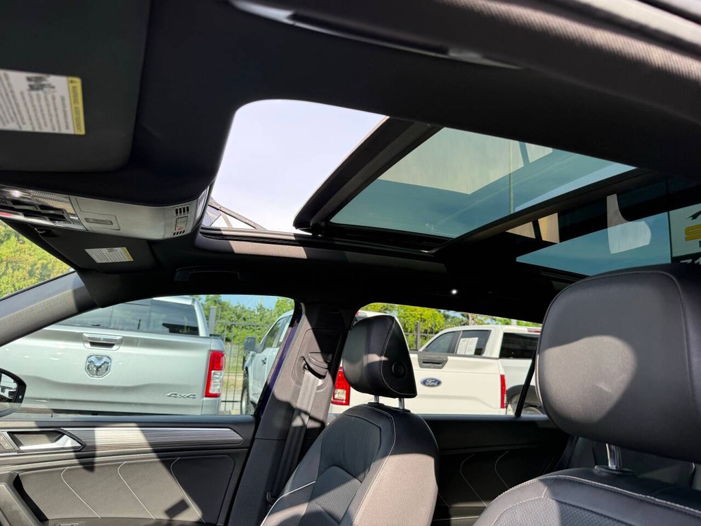 Volkswagen Tiguan Vehicle Full-screen Gallery Image 31