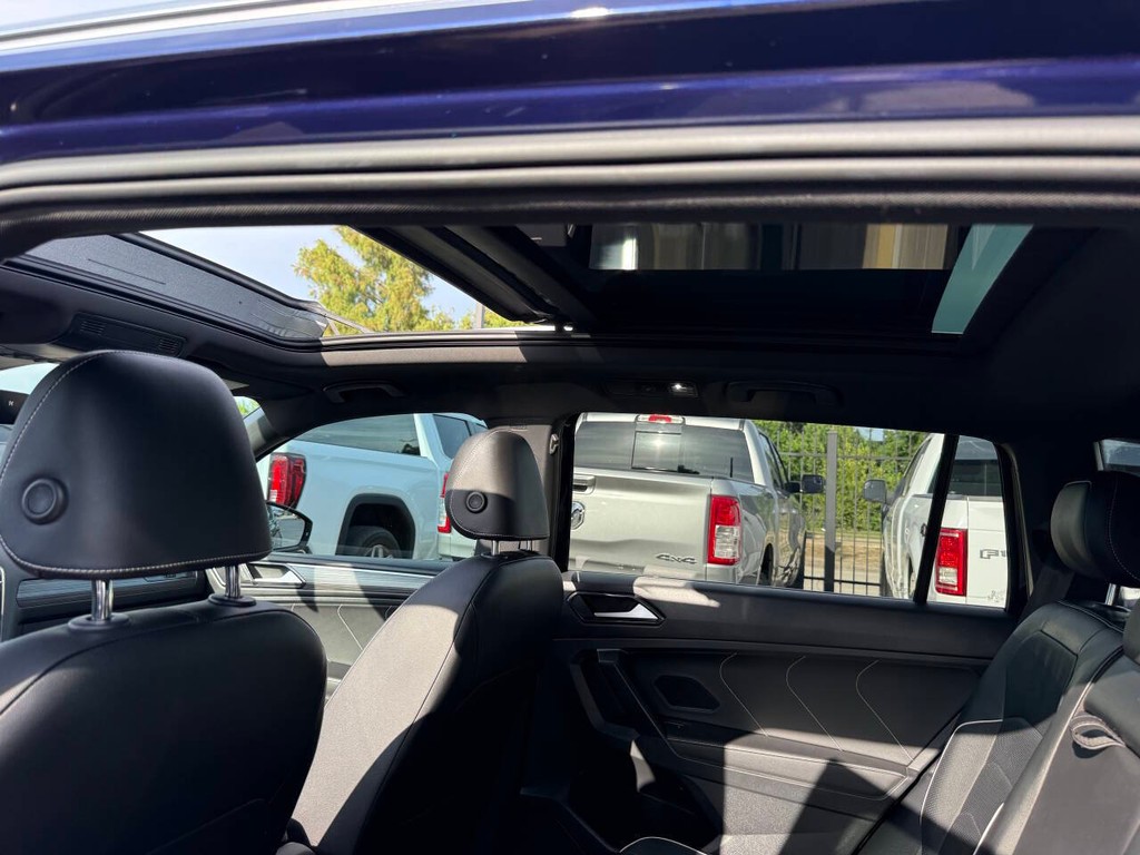 Volkswagen Tiguan Vehicle Full-screen Gallery Image 32