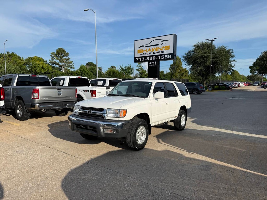 Toyota 4Runner Vehicle Full-screen Gallery Image 03