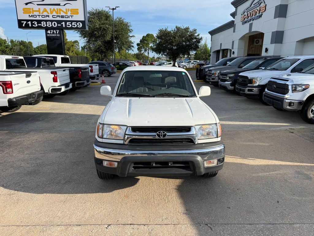 Toyota 4Runner Vehicle Full-screen Gallery Image 37
