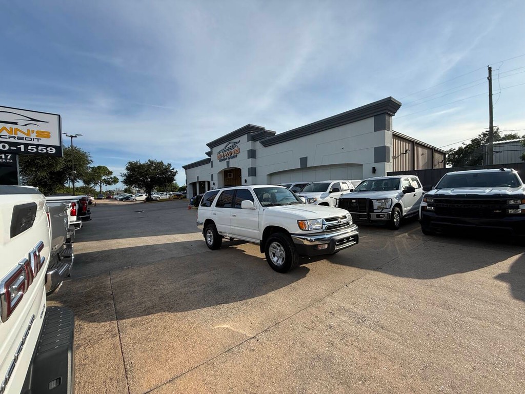 Toyota 4Runner Vehicle Full-screen Gallery Image 41