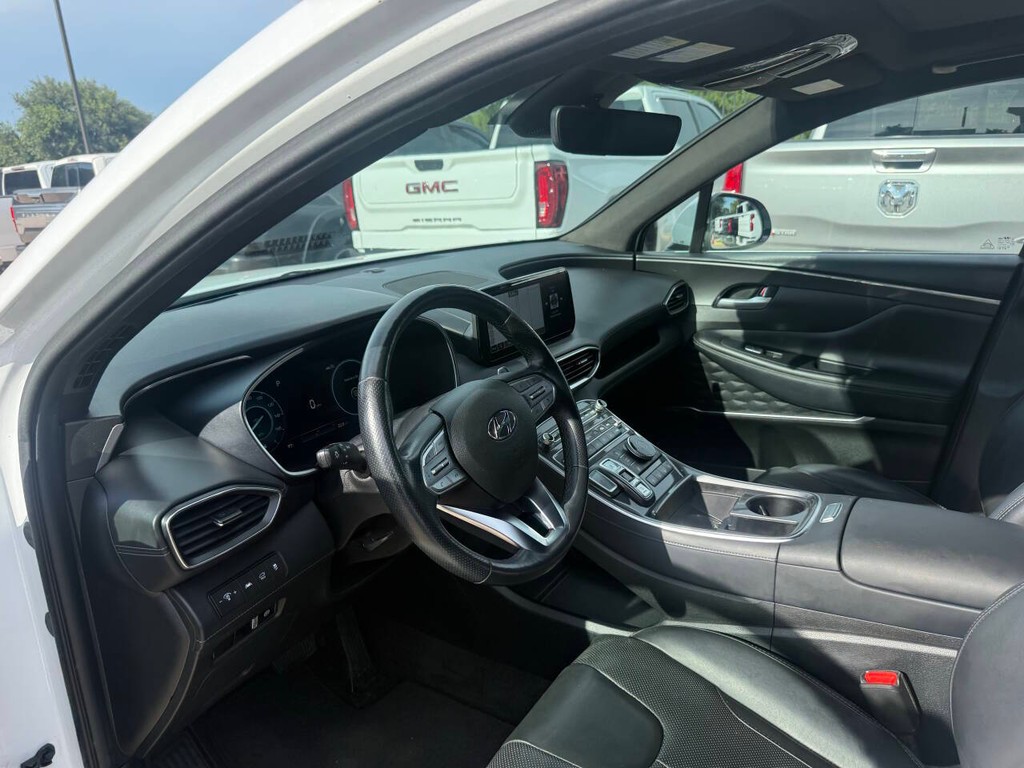 Hyundai Santa Fe Vehicle Full-screen Gallery Image 06