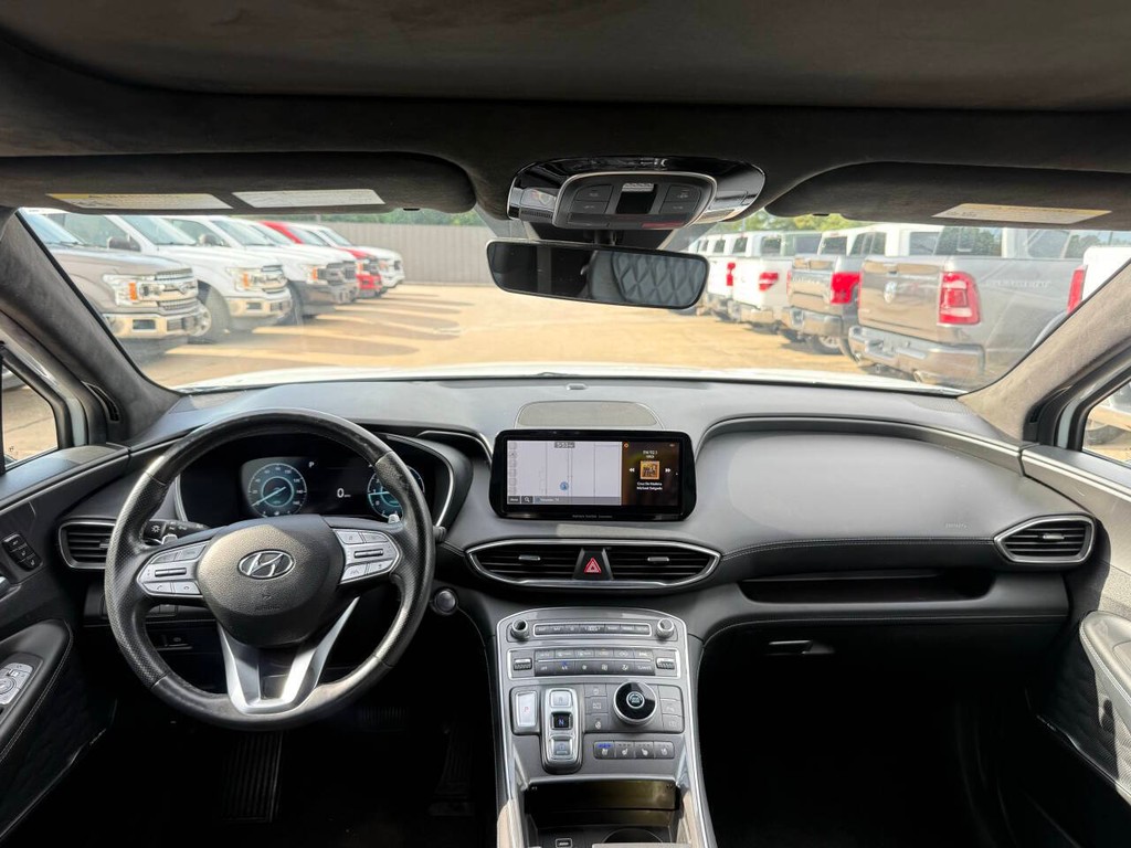 Hyundai Santa Fe Vehicle Full-screen Gallery Image 17