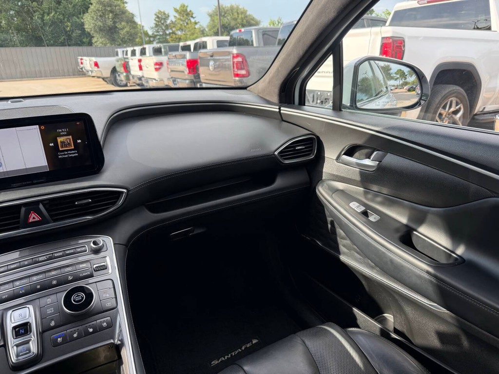 Hyundai Santa Fe Vehicle Full-screen Gallery Image 20