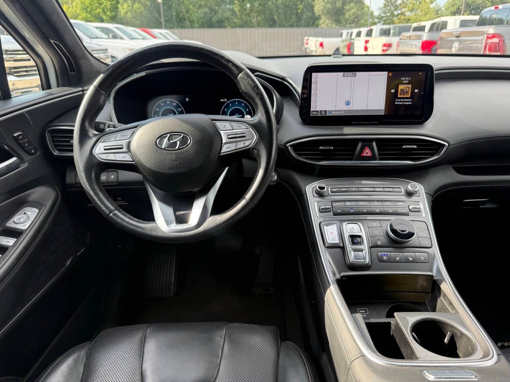 Hyundai Santa Fe Vehicle Full-screen Gallery Image 21
