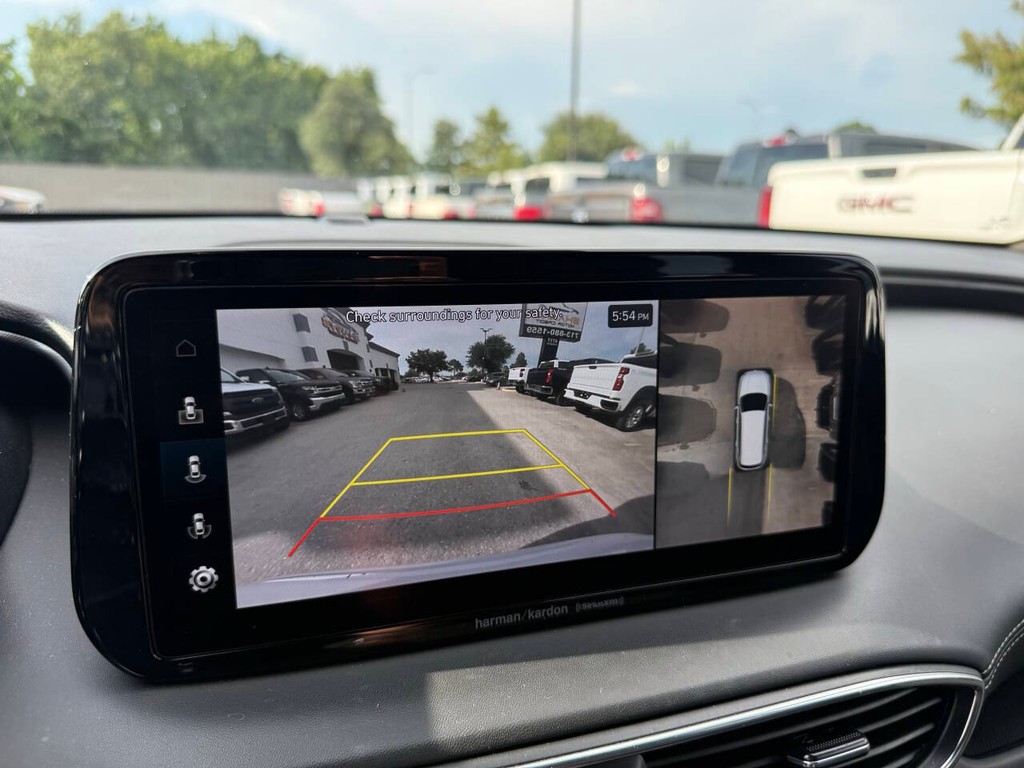 Hyundai Santa Fe Vehicle Full-screen Gallery Image 25