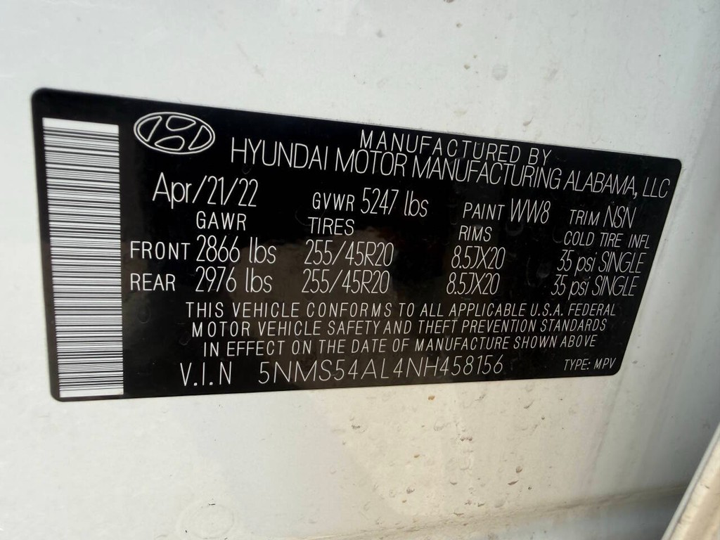 Hyundai Santa Fe Vehicle Full-screen Gallery Image 34