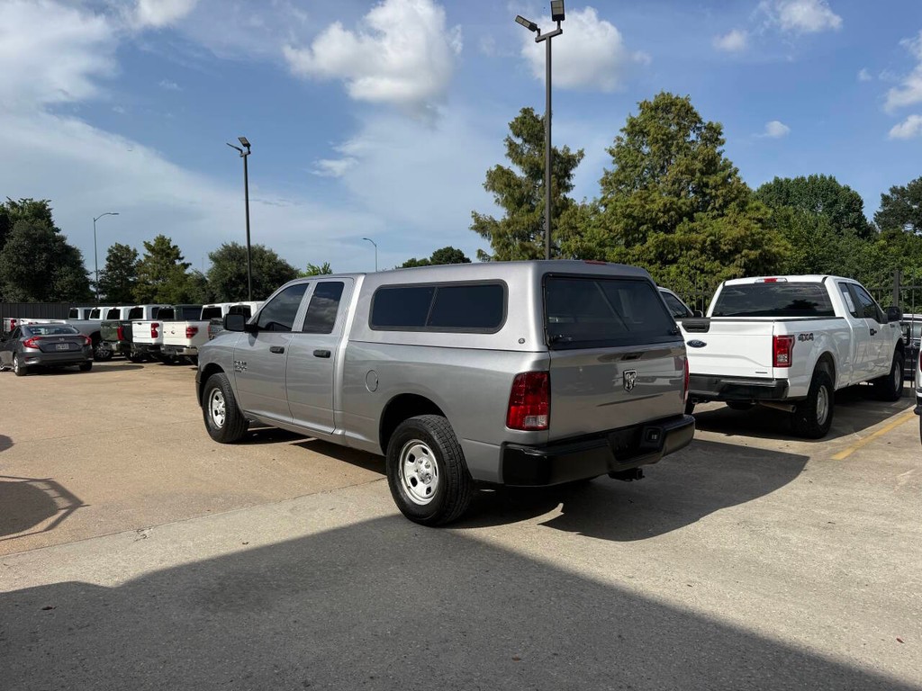 Ram 1500 Classic Vehicle Full-screen Gallery Image 04