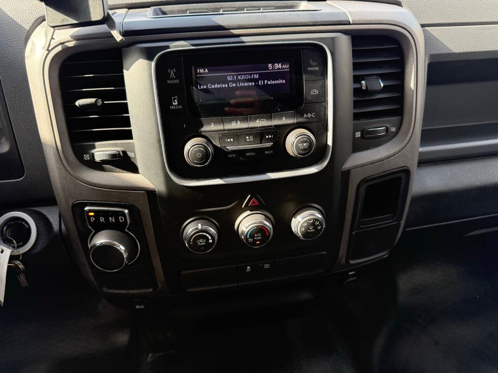 Ram 1500 Classic Vehicle Full-screen Gallery Image 26