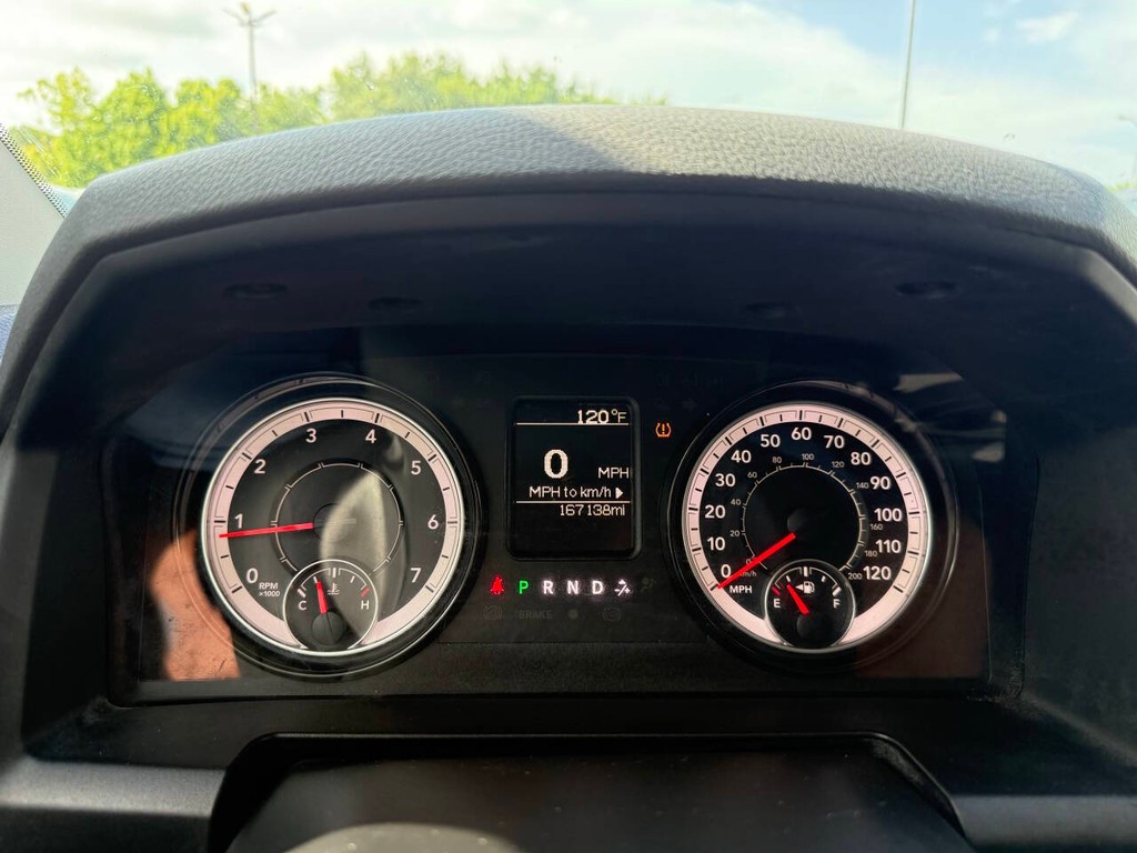 Ram 1500 Classic Vehicle Full-screen Gallery Image 31