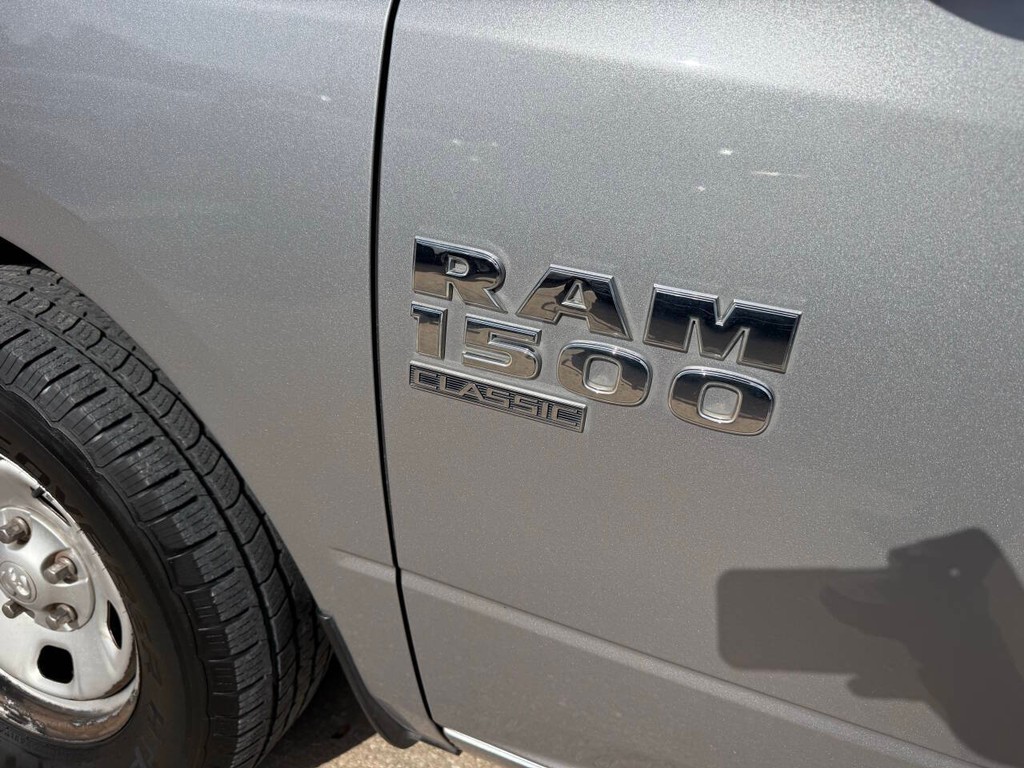 Ram 1500 Classic Vehicle Full-screen Gallery Image 35