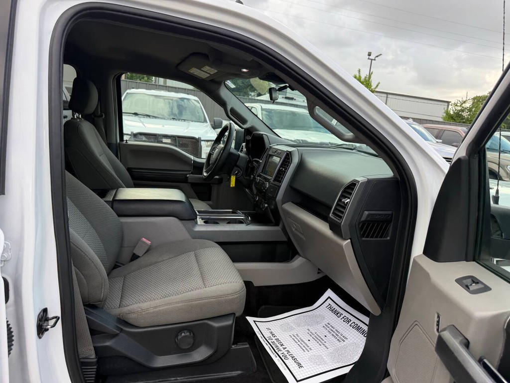 Ford F-150 Vehicle Full-screen Gallery Image 10