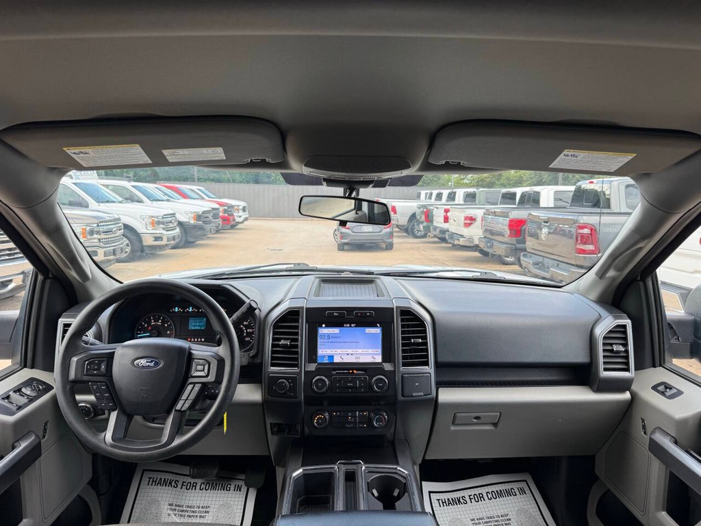 Ford F-150 Vehicle Full-screen Gallery Image 17
