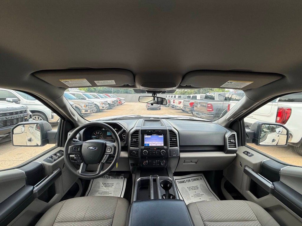 Ford F-150 Vehicle Full-screen Gallery Image 18