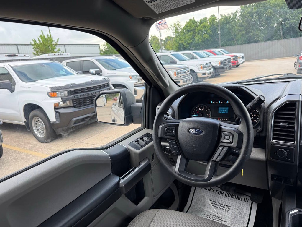Ford F-150 Vehicle Full-screen Gallery Image 19