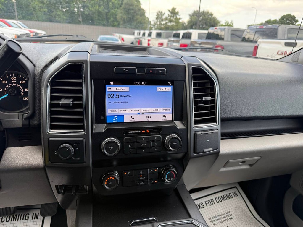 Ford F-150 Vehicle Full-screen Gallery Image 24