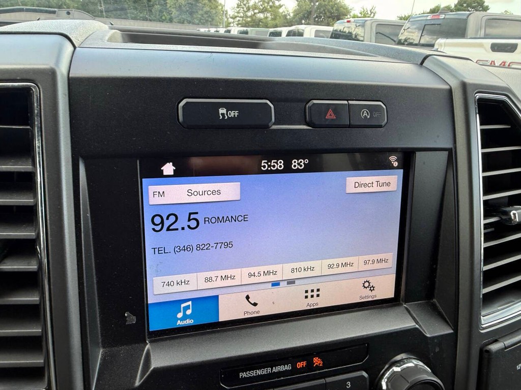 Ford F-150 Vehicle Full-screen Gallery Image 25