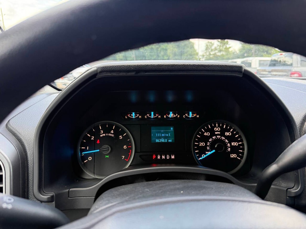 Ford F-150 Vehicle Full-screen Gallery Image 31