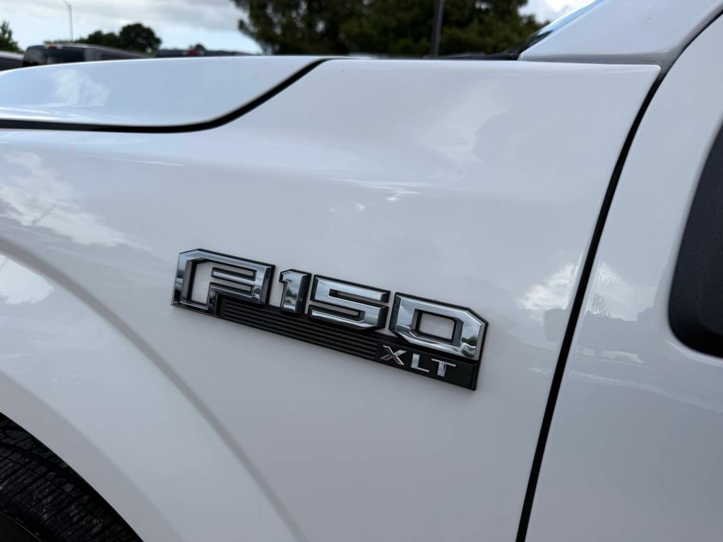 Ford F-150 Vehicle Full-screen Gallery Image 36