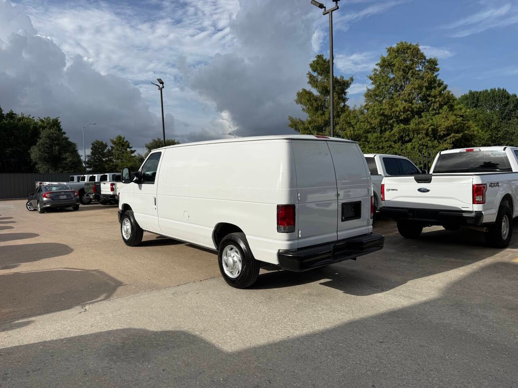 Ford Econoline Cargo Van Vehicle Full-screen Gallery Image 04