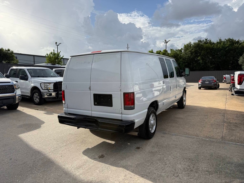 Ford Econoline Cargo Van Vehicle Full-screen Gallery Image 05