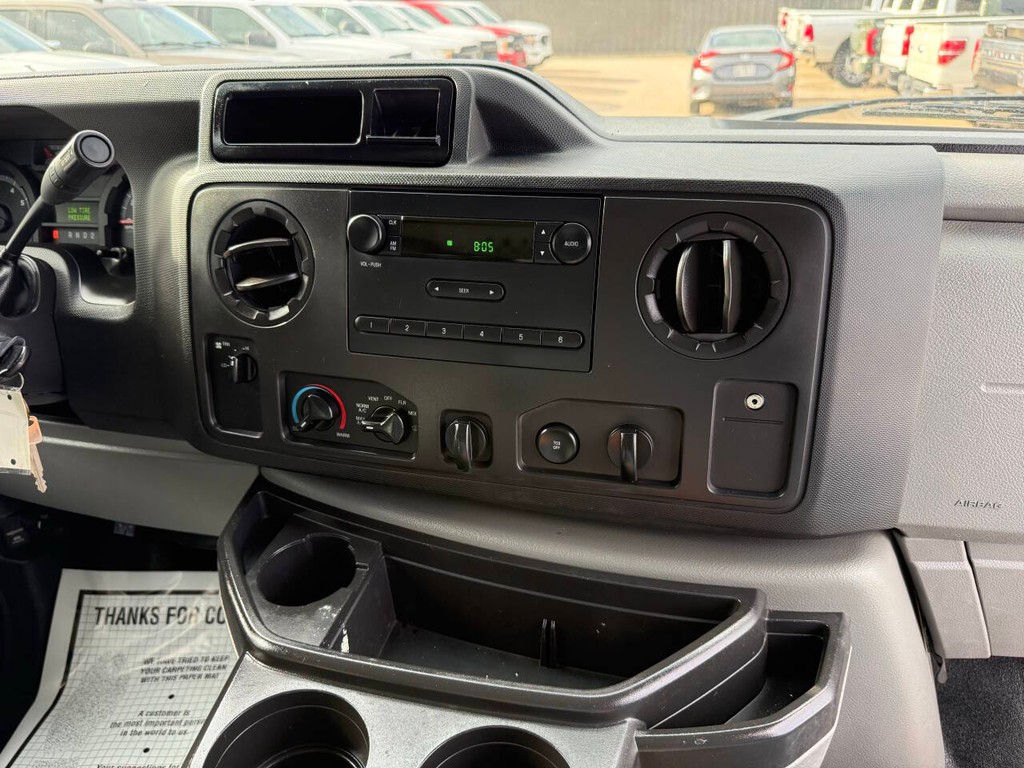 Ford Econoline Cargo Van Vehicle Full-screen Gallery Image 17