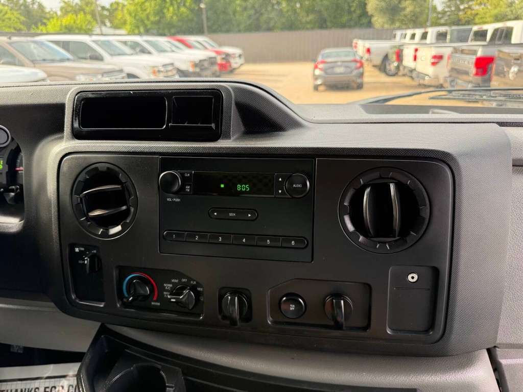 Ford Econoline Cargo Van Vehicle Full-screen Gallery Image 19