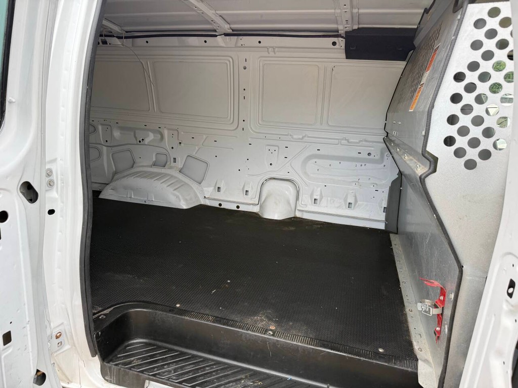 Ford Econoline Cargo Van Vehicle Full-screen Gallery Image 23