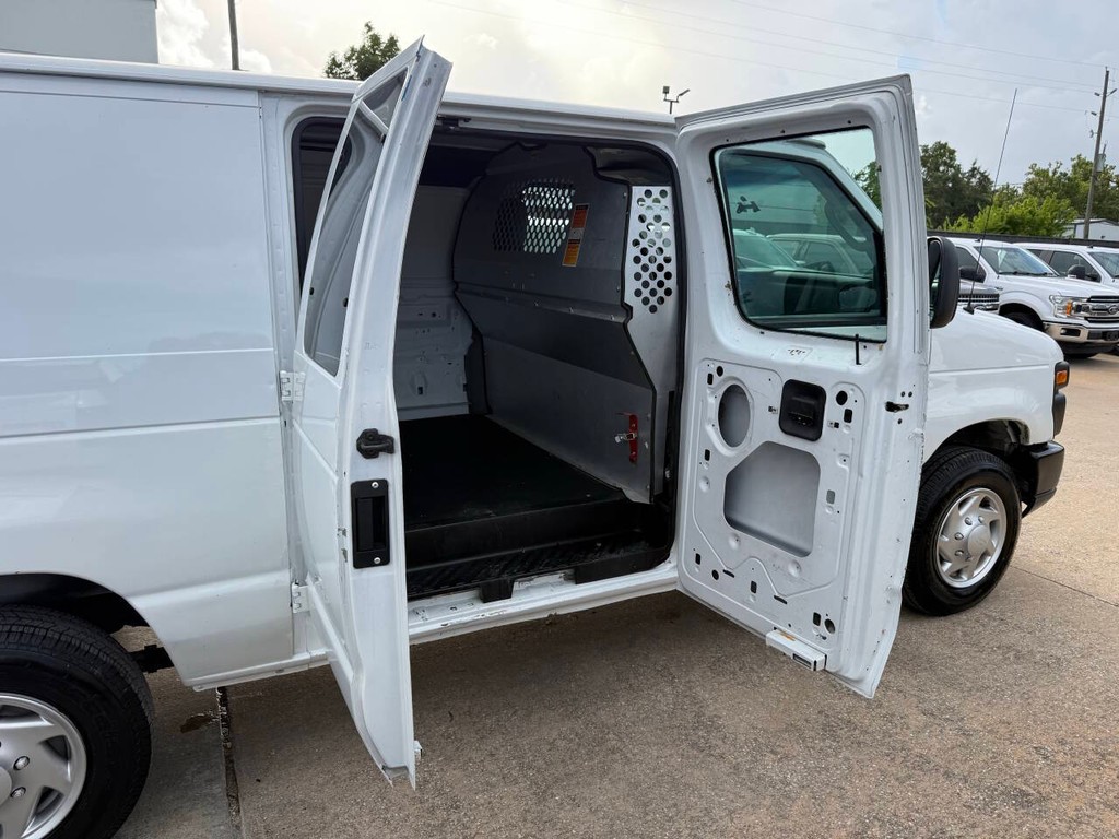 Ford Econoline Cargo Van Vehicle Full-screen Gallery Image 24