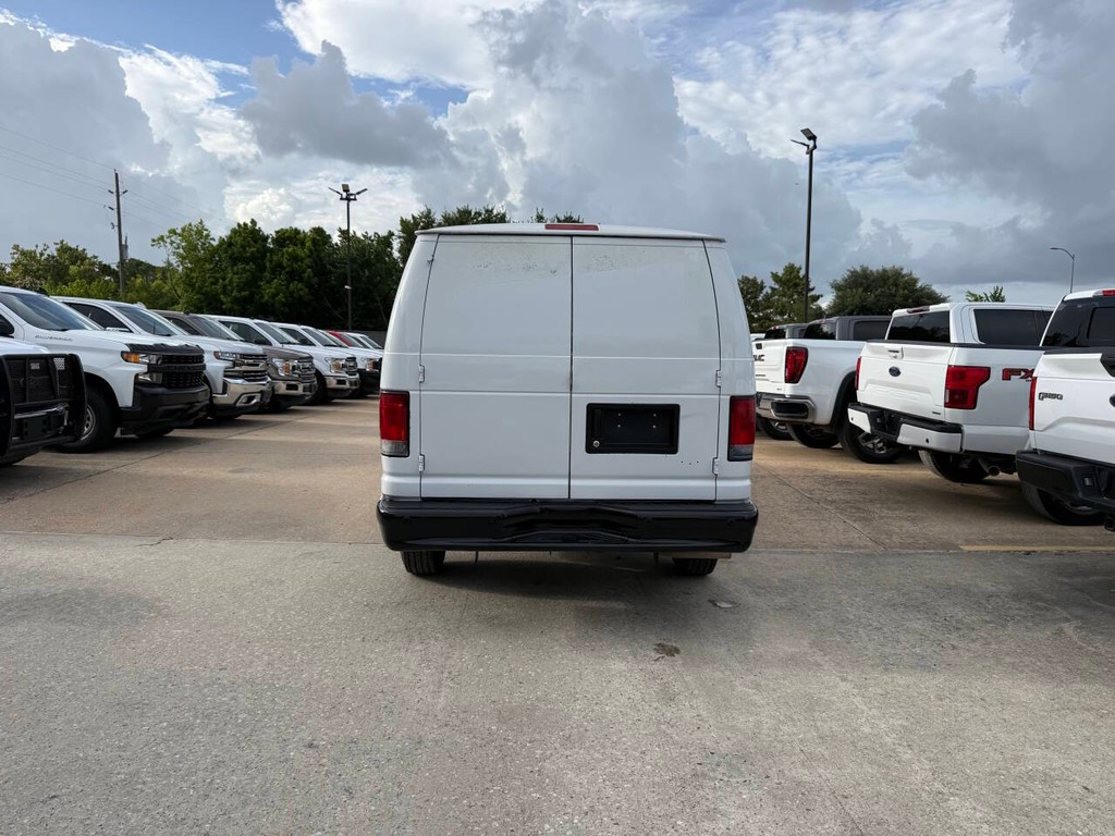 Ford Econoline Cargo Van Vehicle Full-screen Gallery Image 31