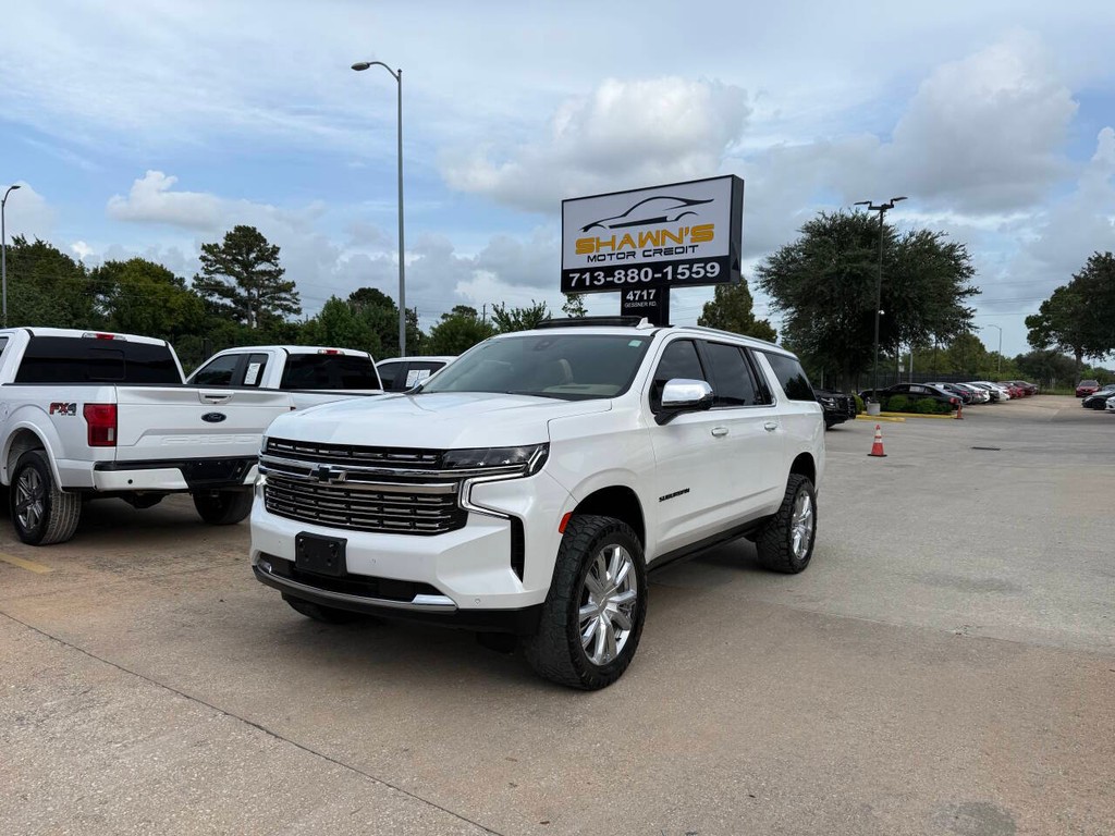 Chevrolet Suburban Vehicle Full-screen Gallery Image 03