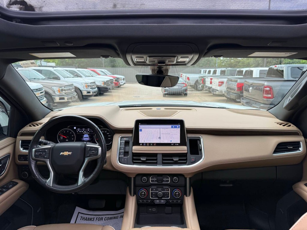 Chevrolet Suburban Vehicle Full-screen Gallery Image 19