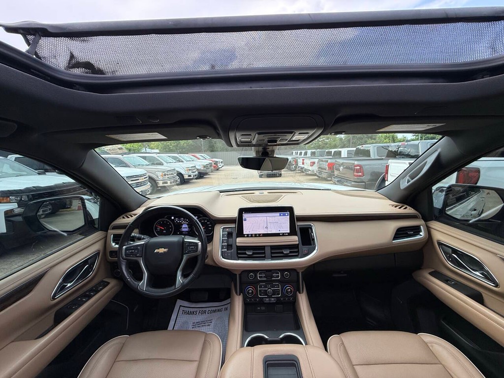 Chevrolet Suburban Vehicle Full-screen Gallery Image 20