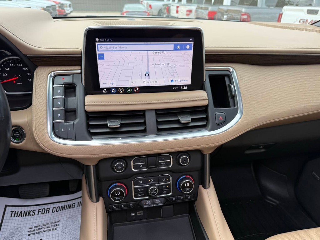 Chevrolet Suburban Vehicle Full-screen Gallery Image 26
