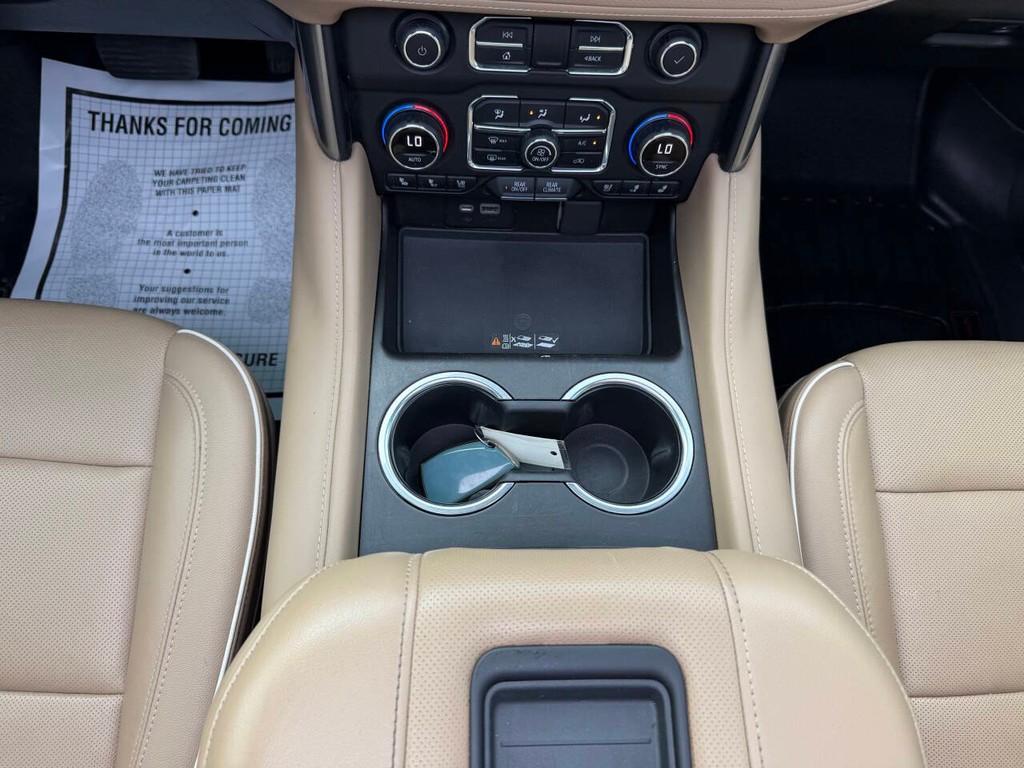 Chevrolet Suburban Vehicle Full-screen Gallery Image 31