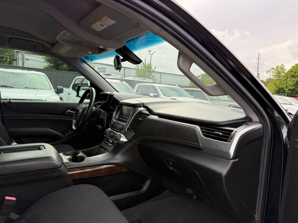 Chevrolet Tahoe Vehicle Full-screen Gallery Image 09