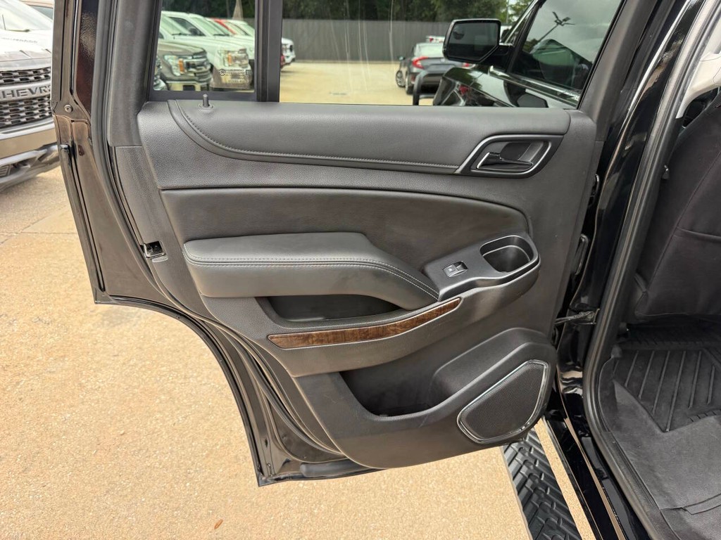 Chevrolet Tahoe Vehicle Full-screen Gallery Image 14