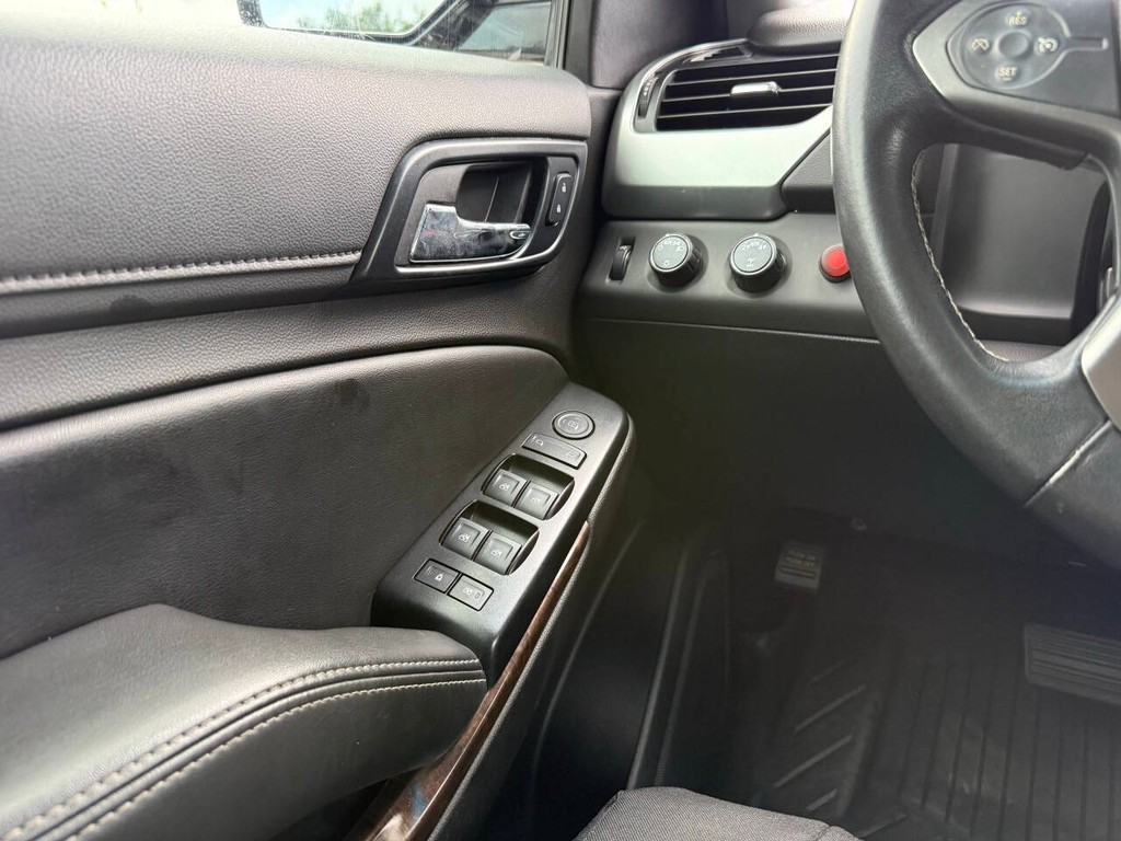 Chevrolet Tahoe Vehicle Full-screen Gallery Image 30