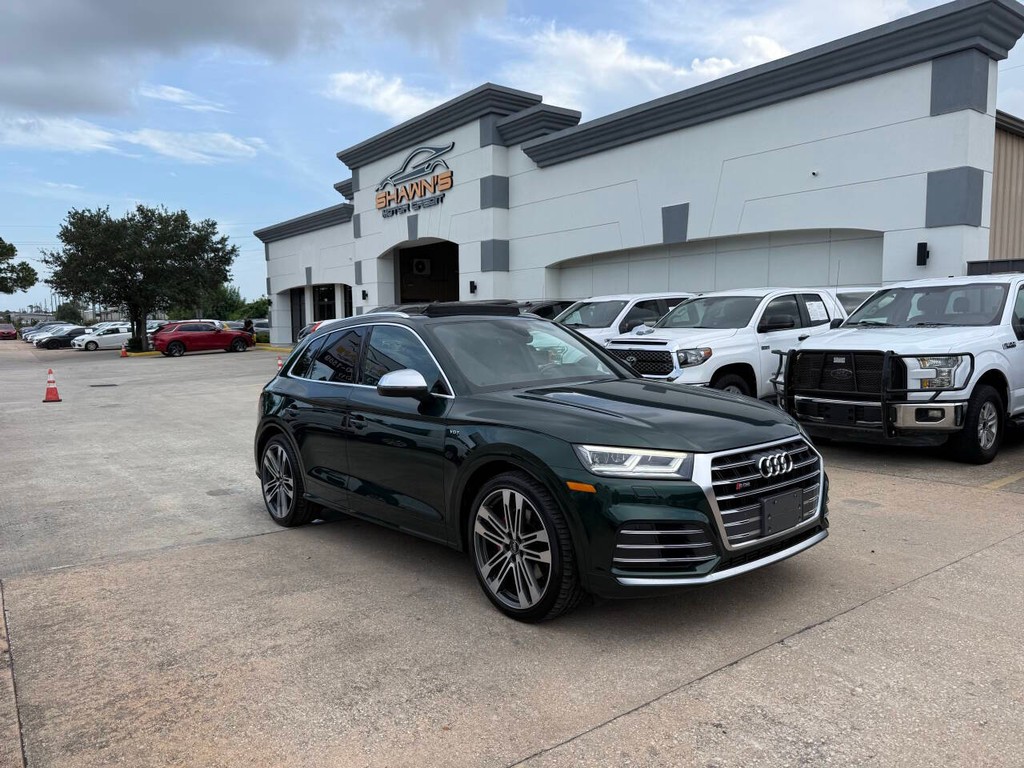 Audi SQ5 Vehicle Full-screen Gallery Image 02