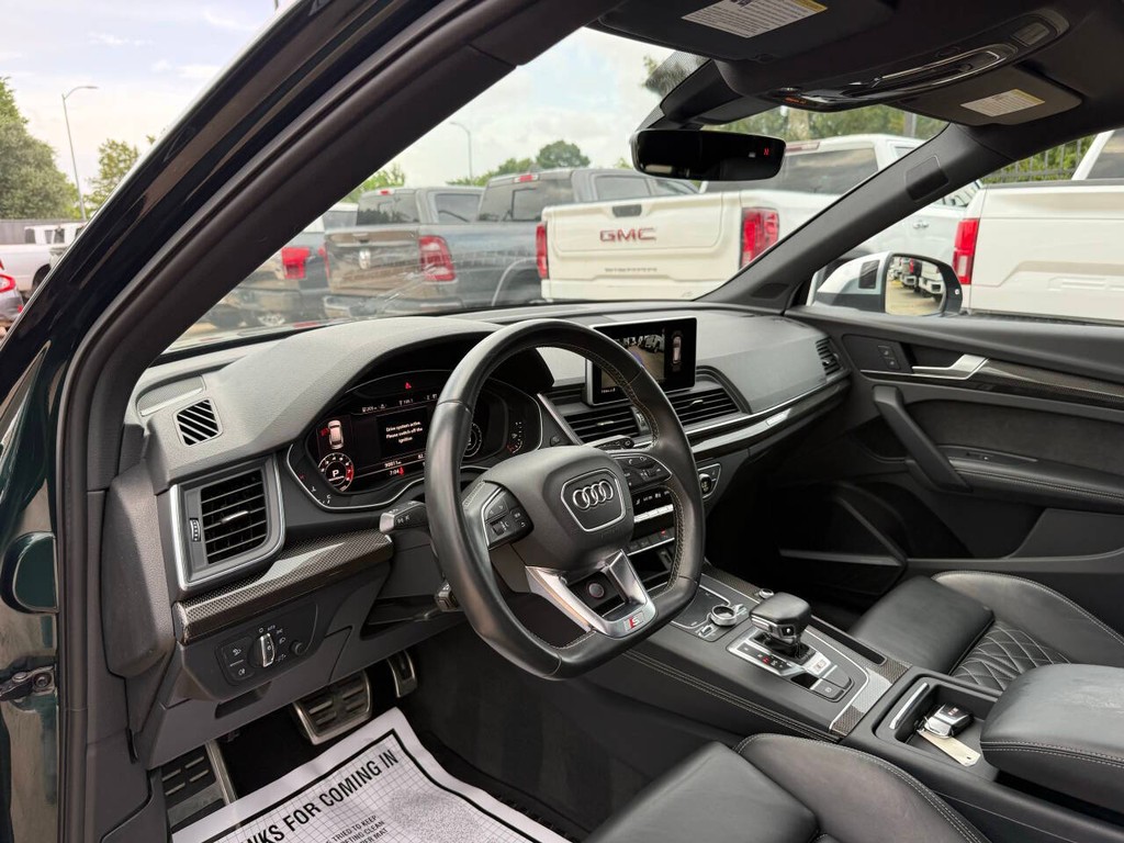 Audi SQ5 Vehicle Full-screen Gallery Image 06