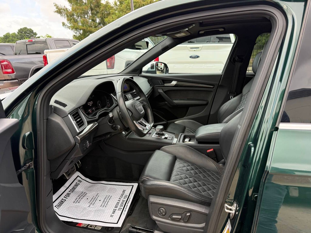 Audi SQ5 Vehicle Full-screen Gallery Image 07