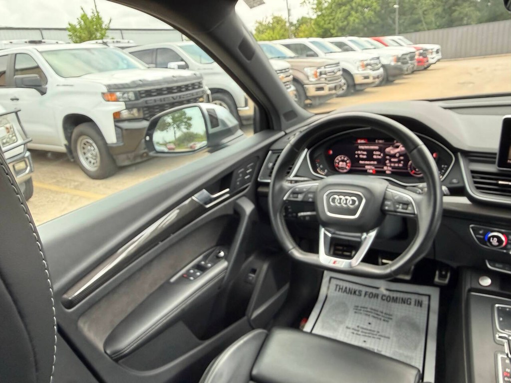Audi SQ5 Vehicle Full-screen Gallery Image 20
